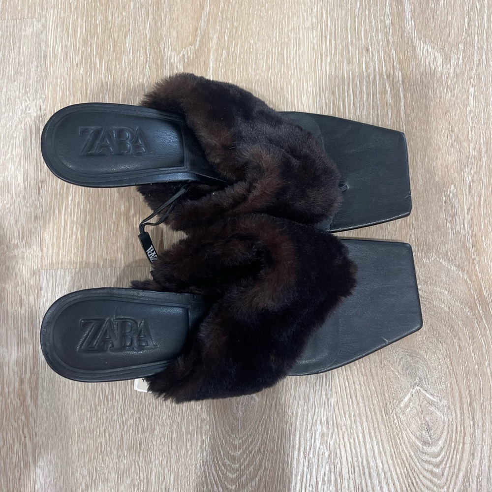 Zara Women's Black and Brown Fur Slippers